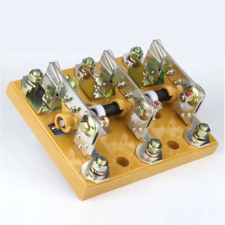 Suis Pengasing 100 Amp 4 Kutub